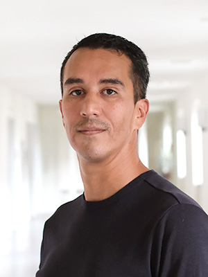 Dr. Óscar Ricardo Solis Torres